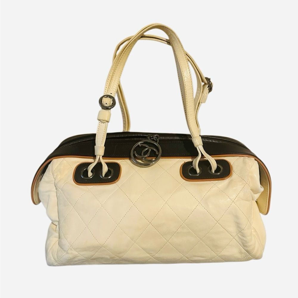 CHANEL Cream and Black Quilted Shoulder Bag